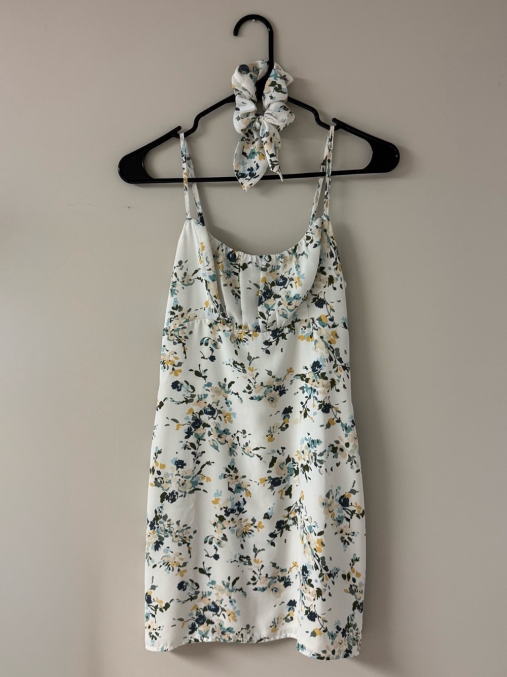 Abercrombie Mini Dress w Matching Scrunchie